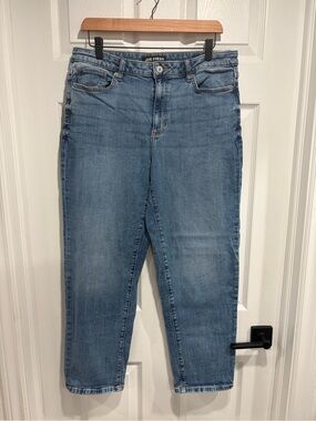 Joe Fresh Women's Light Blue High-Rise Relaxed Fit Straight Leg Jeans